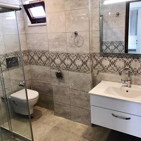 Guney Homes Apartment *